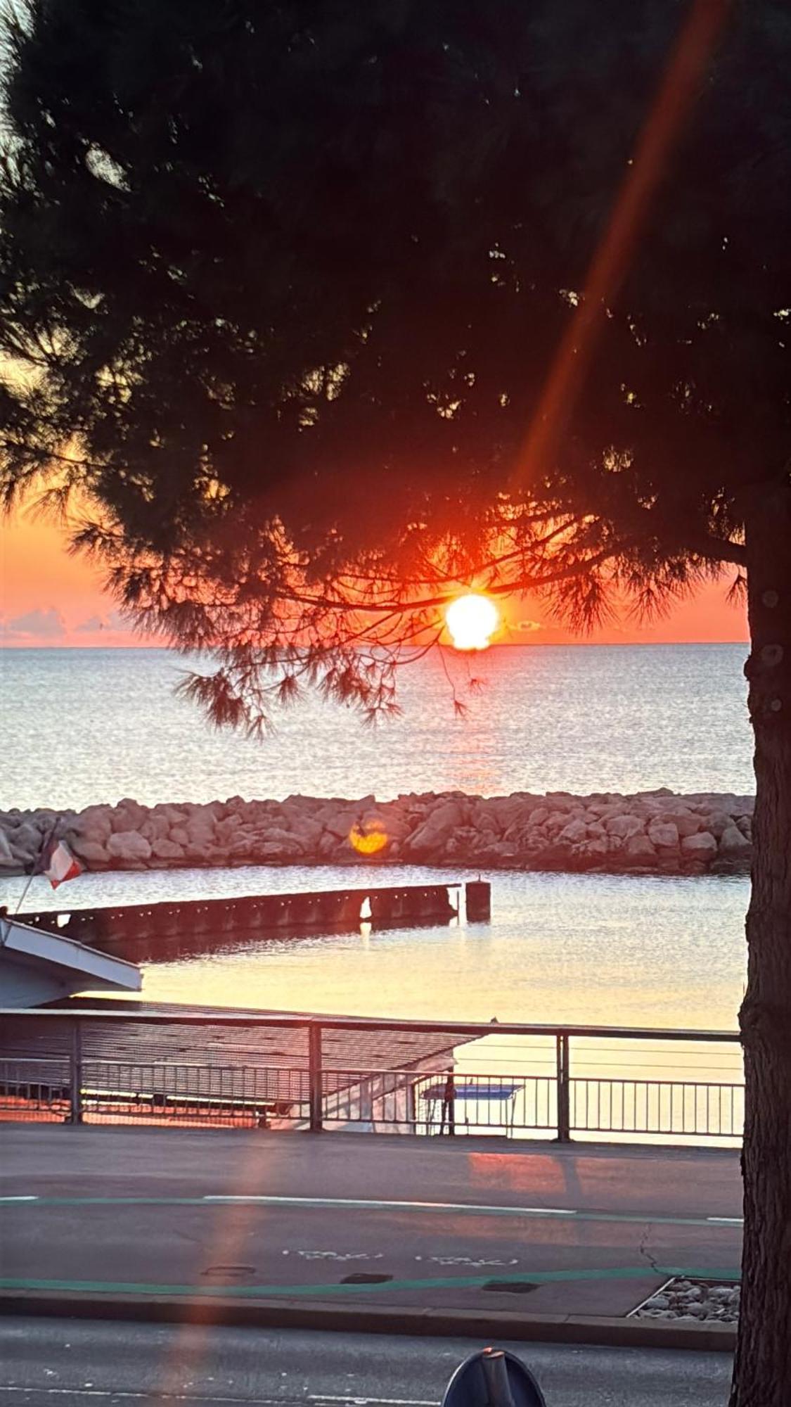 Front De Mer,Plage, Piscine, Parking Cagnes-sur-Mer Exterior foto